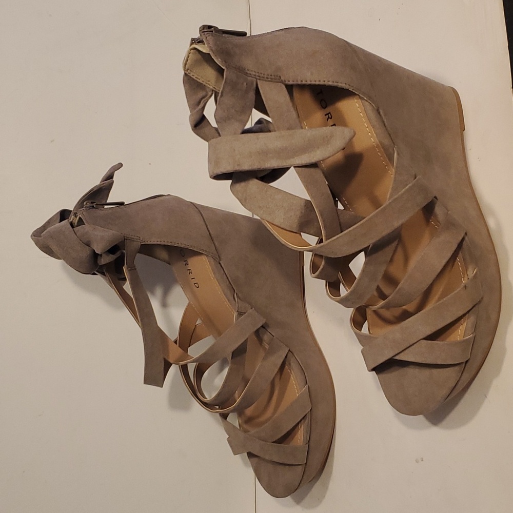 Torrid Taupe Faux Suede Ankle Wrap Wedge Sandal Size 9.5W NWT'S - Picture 6 of 12